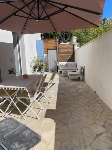 Azur Appart 4 Pers - Parking - Terrasse - 10Min Du Centre Cassis Luaran gambar