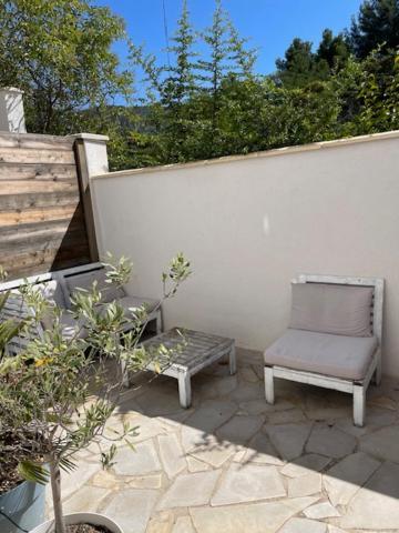 Azur Appart 4 Pers - Parking - Terrasse - 10Min Du Centre Cassis Luaran gambar